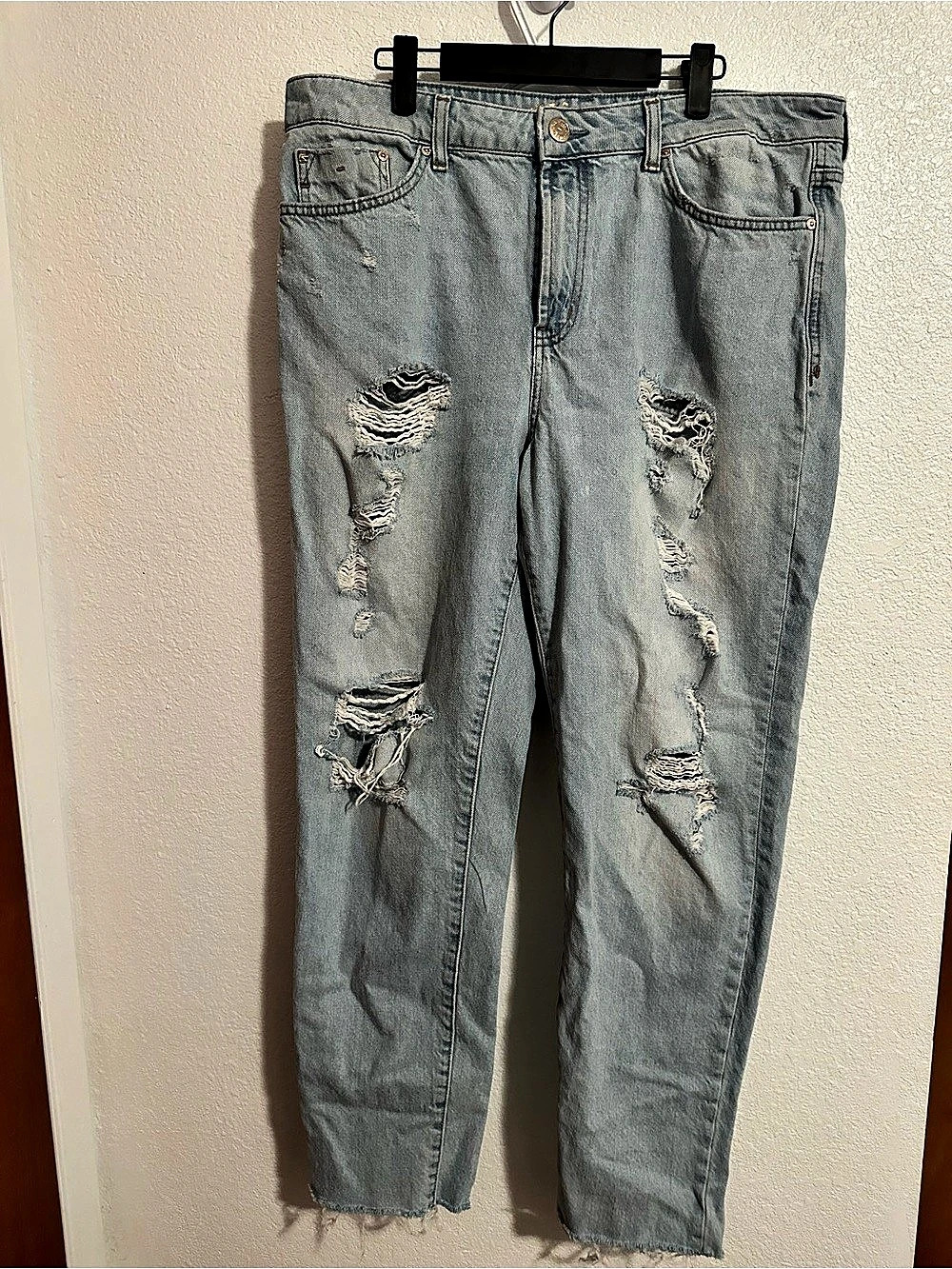 Seven 7 Jeans Co. Distressed Boyfriend Jeans in Blue Waist 12